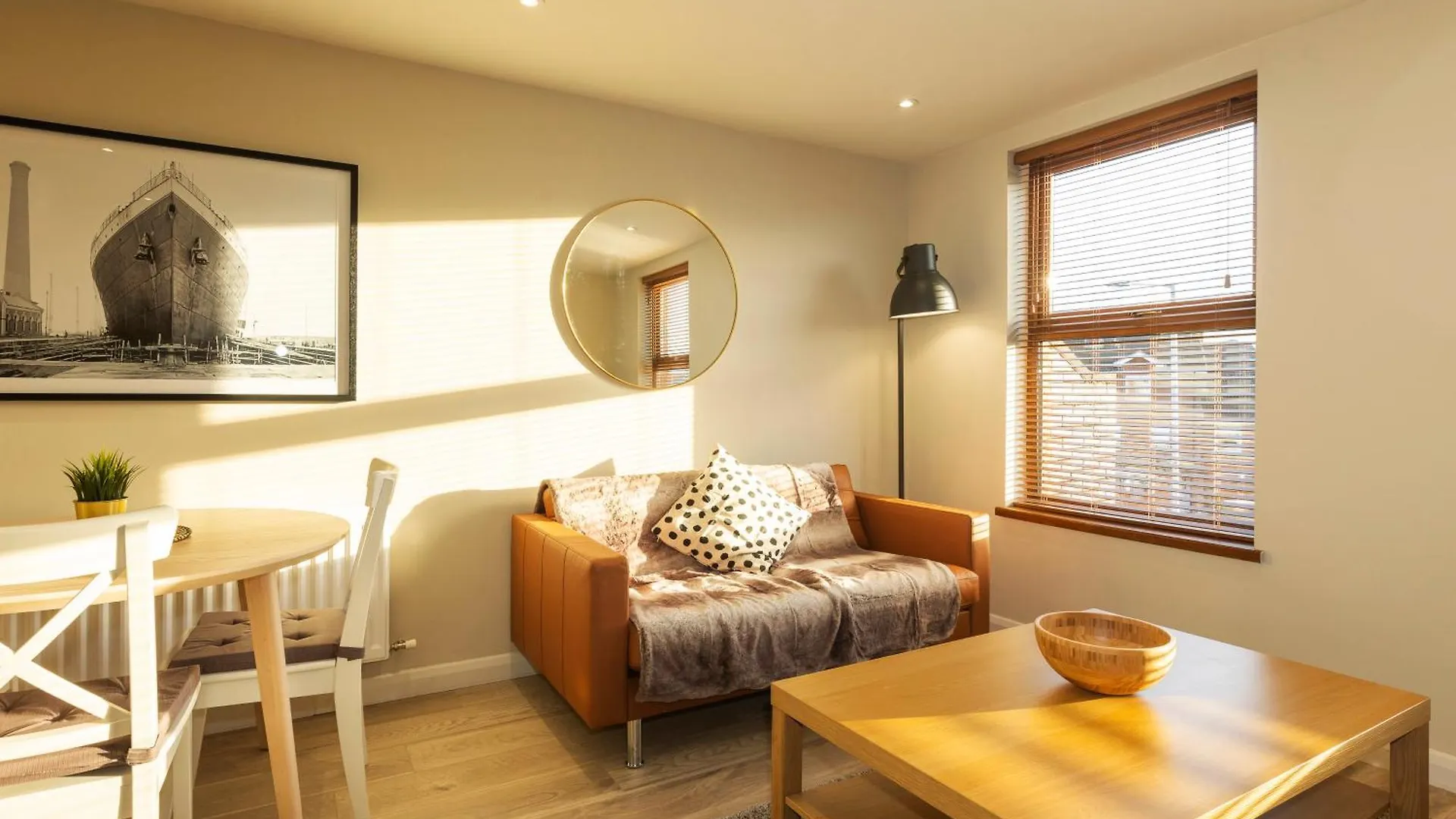 The Titanic -1Bd Trendy Ap -Gold Short Term Stays Belfast Apartment